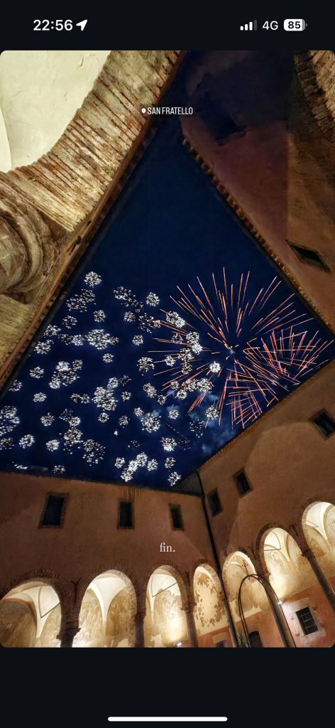 Spettacolo pirotecnico con forme e colori scelti dal cliente a Messina